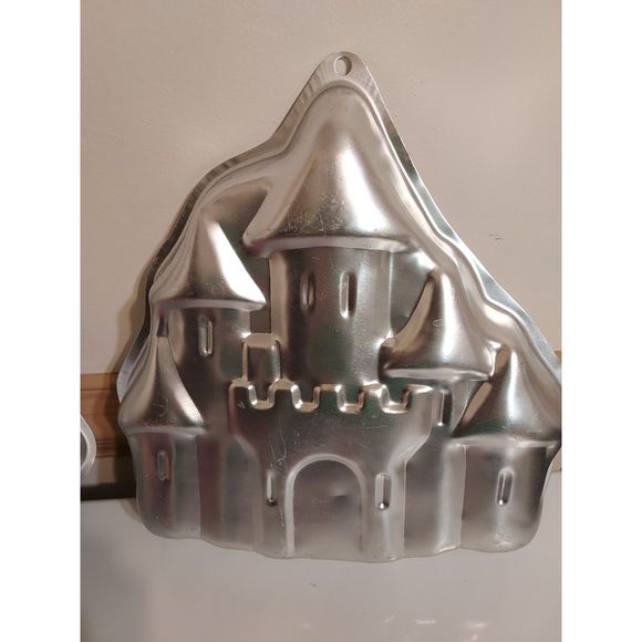 Barbie Doll And Enchanted Castle Aluminum Cake Pan/Mold - Picture 4 of 7